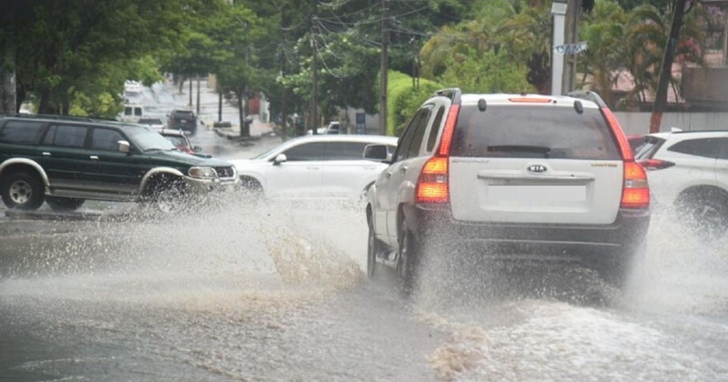 Siguen aguaceros con tormentas eléctricas y ráfagas de viento