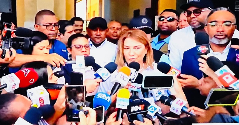 Carolina Mejía saluda elecciones transcurran con normalidad