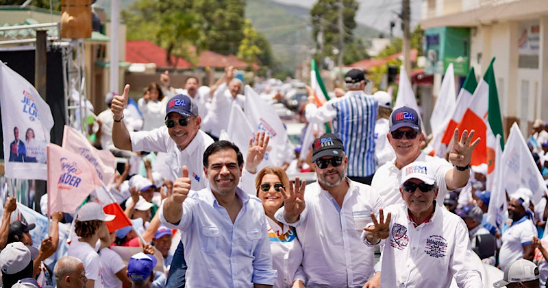 Roberto Ángel cierra, junto a los candidatos provinciales, la campaña en Ocoa con impresionante caravana