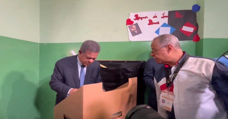Expresidente Leonel Fernández destaca gran afluencia de personas en centros de votación