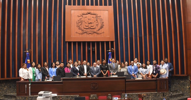 Observadores electorales de seis países visitan Senado RD   