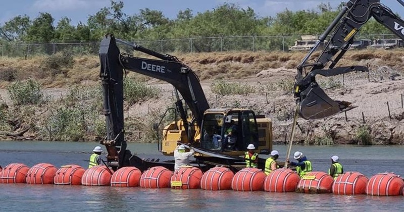 Texas refuerza su ‘muro flotante’ con nuevas boyas sobre el río Bravo ...